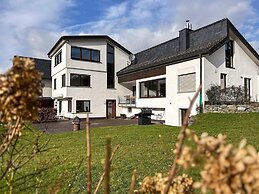 Modernes Split-level Haus Nahe am Hennesee