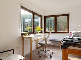 Modern Split-level House Near Hennesee