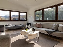 Modern Split-level House Near Hennesee