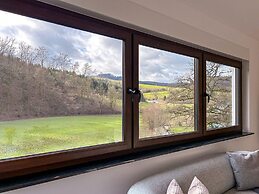 Modern Split-level House Near Hennesee