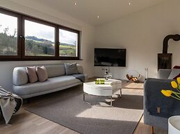 Modern Split-level House Near Hennesee