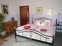 Salmagundi Comfortable Holiday Residence