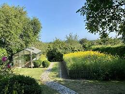 Cuddly Shell Modern Retreat