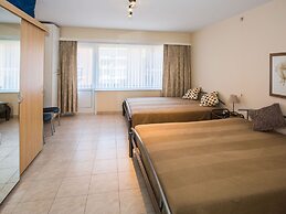 Apartment With Frontal Sea-views