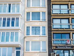 Apartment With Frontal Sea-views