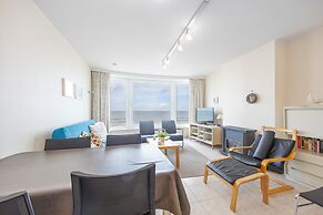 Apartment With Frontal Sea-views