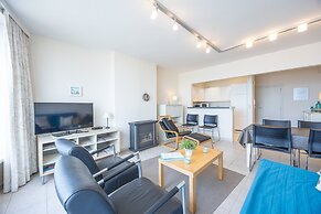Apartment With Frontal Sea-views