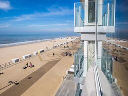 Apartment With Frontal Sea-views
