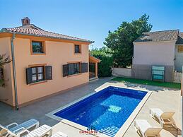 Ena Pula Comfortable Holiday Residence