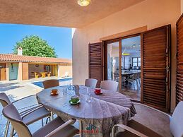 Ena Pula Comfortable Holiday Residence