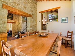 Villa in Borgo Pace With Private Pool