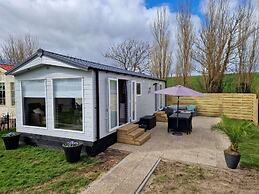 Cozy Chalet With Spacious Garden on a Holiday Park