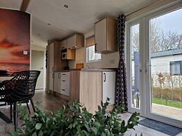 Cozy Chalet With Spacious Garden on a Holiday Park