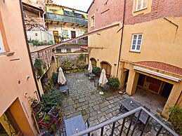 Elegant Accommodation in the Center of Lucca, With Terrace Private Ind