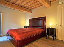 Elegant Accommodation in the Center of Lucca, With Terrace Private Ind