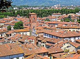 Elegant Accommodation in the Center of Lucca, With Terrace Private Ind
