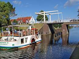 Claudia Modern Retreat