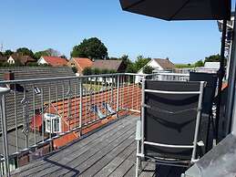 Claudia Modern Retreat