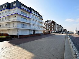 Golf Apartment With Balcony Near the sea