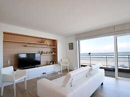 Golf Apartment With Balcony Near the sea