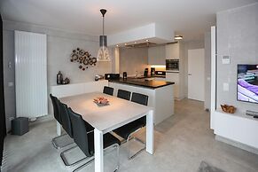 Apartment in Middelkerke With Large Terrace