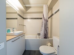 Studio on 6th Floor for Family