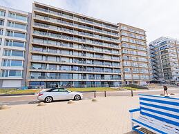 Studio on 6th Floor for Family