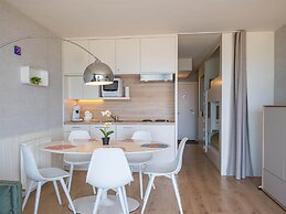 Studio on 6th Floor for Family