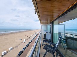 Studio on 6th Floor for Family