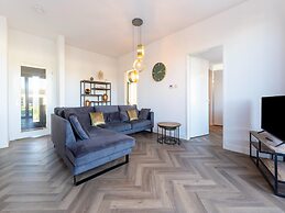 Family Villa on the Water Near Harderwijk