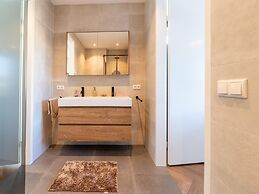 Family Villa on the Water Near Harderwijk