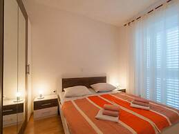 Apartment Stipic Omis - Three Bedroom Apartment With Terrace