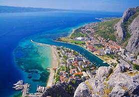 Apartment Stipic Omis - Three Bedroom Apartment With Terrace