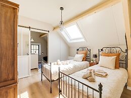 Lush Holiday Home in Limburg With Jacuzzi