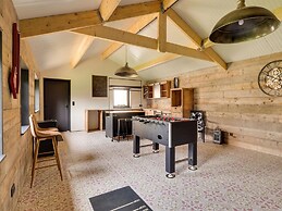 Lush Holiday Home in Limburg With Jacuzzi