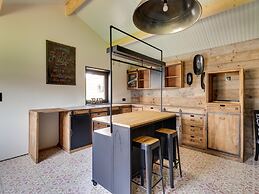 Lush Holiday Home in Limburg With Jacuzzi