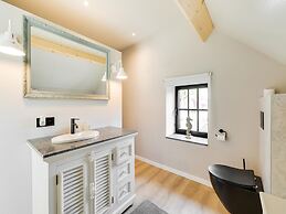 Lush Holiday Home in Limburg With Jacuzzi