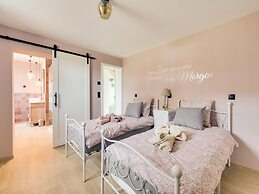 Lush Holiday Home in Limburg With Jacuzzi