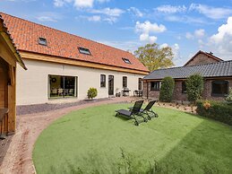 Lush Holiday Home in Limburg With Jacuzzi