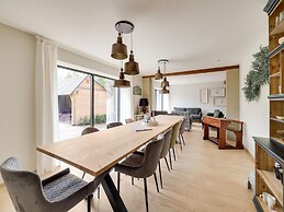 Lush Holiday Home in Limburg With Jacuzzi
