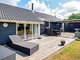 8 Person Holiday Home in Hemmet-by Traum