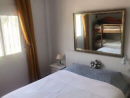 Belvilla by OYO La Esquina Casa