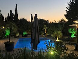 Belvilla by OYO La Esquina Casa