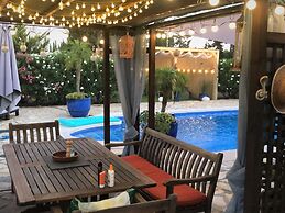 Belvilla by OYO La Esquina Casa