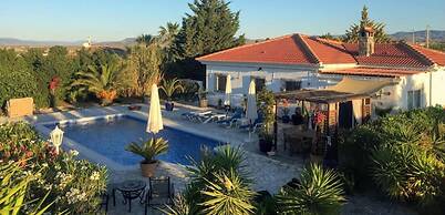 Belvilla by OYO La Esquina Casa