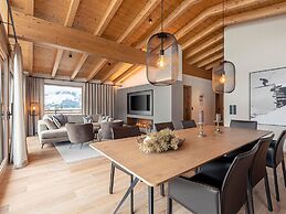 Luxury Penthouse, ski Lift Within Walking Distance