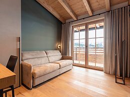 Luxury Penthouse, ski Lift Within Walking Distance