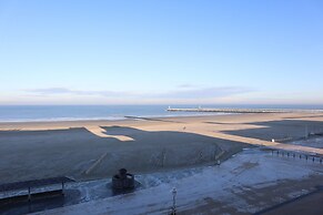 Apartment in Nieuwpoort With sea View