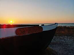 Seaman Modern Retreat