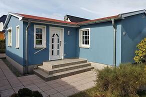 Seaman Modern Retreat